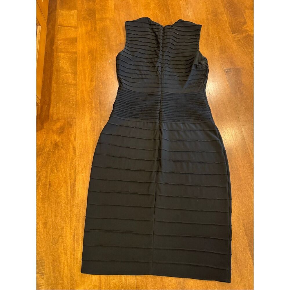 Calvin Klein Womens Size 2 Black Sheath Dress Textured Pleated Sleeveless Cockta - Picture 3 of 7